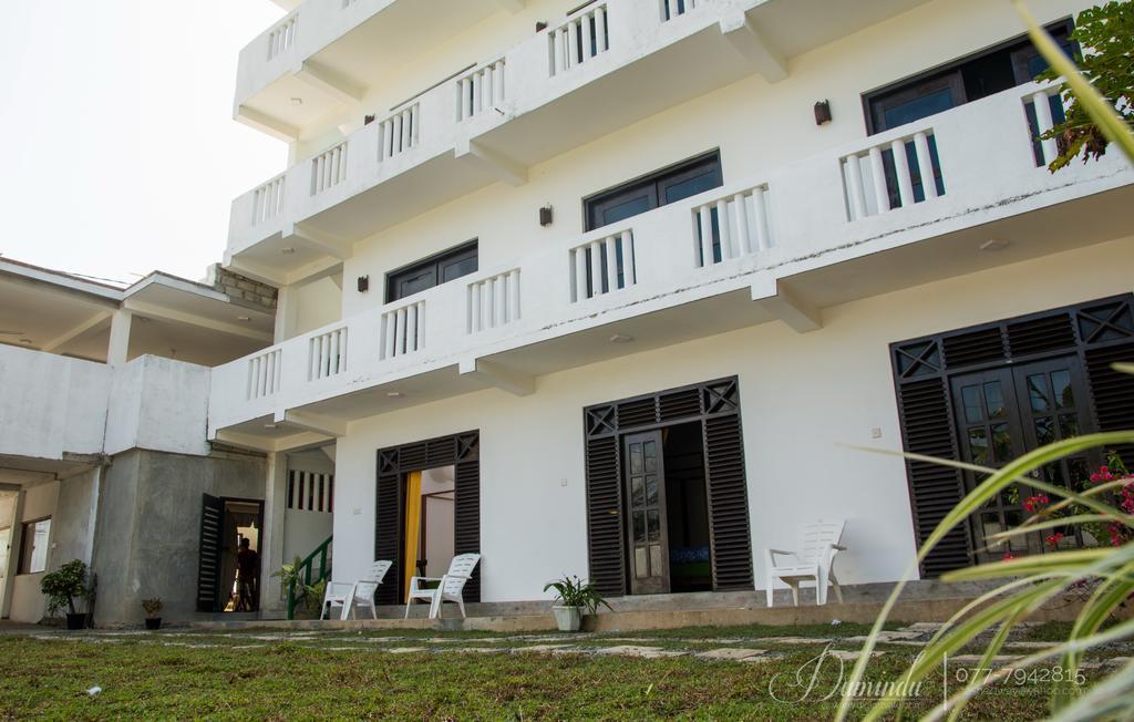 Cheeky Monkey Surf Camp Hotel Weligama Eksteriør billede
