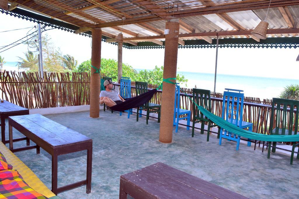 Cheeky Monkey Surf Camp Hotel Weligama Eksteriør billede