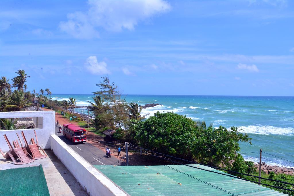 Cheeky Monkey Surf Camp Hotel Weligama Eksteriør billede