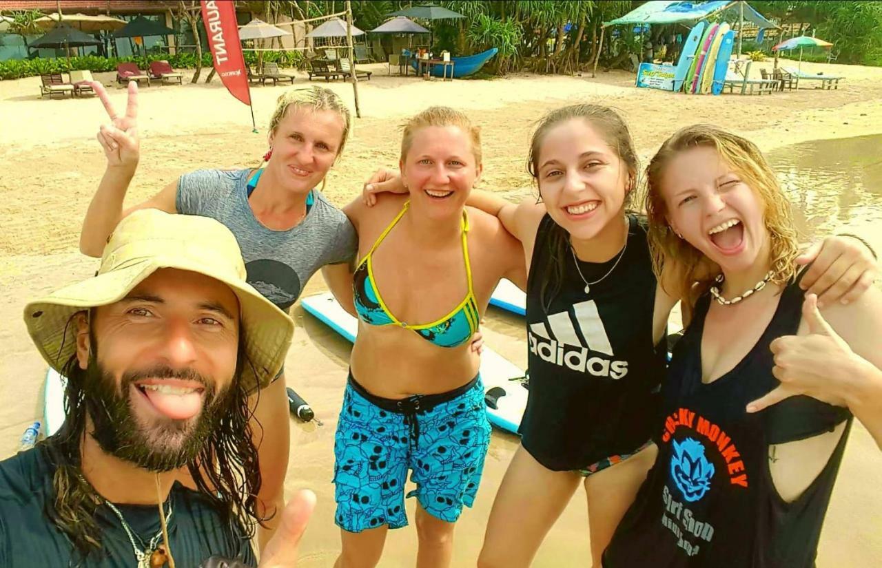 Cheeky Monkey Surf Camp Hotel Weligama Eksteriør billede